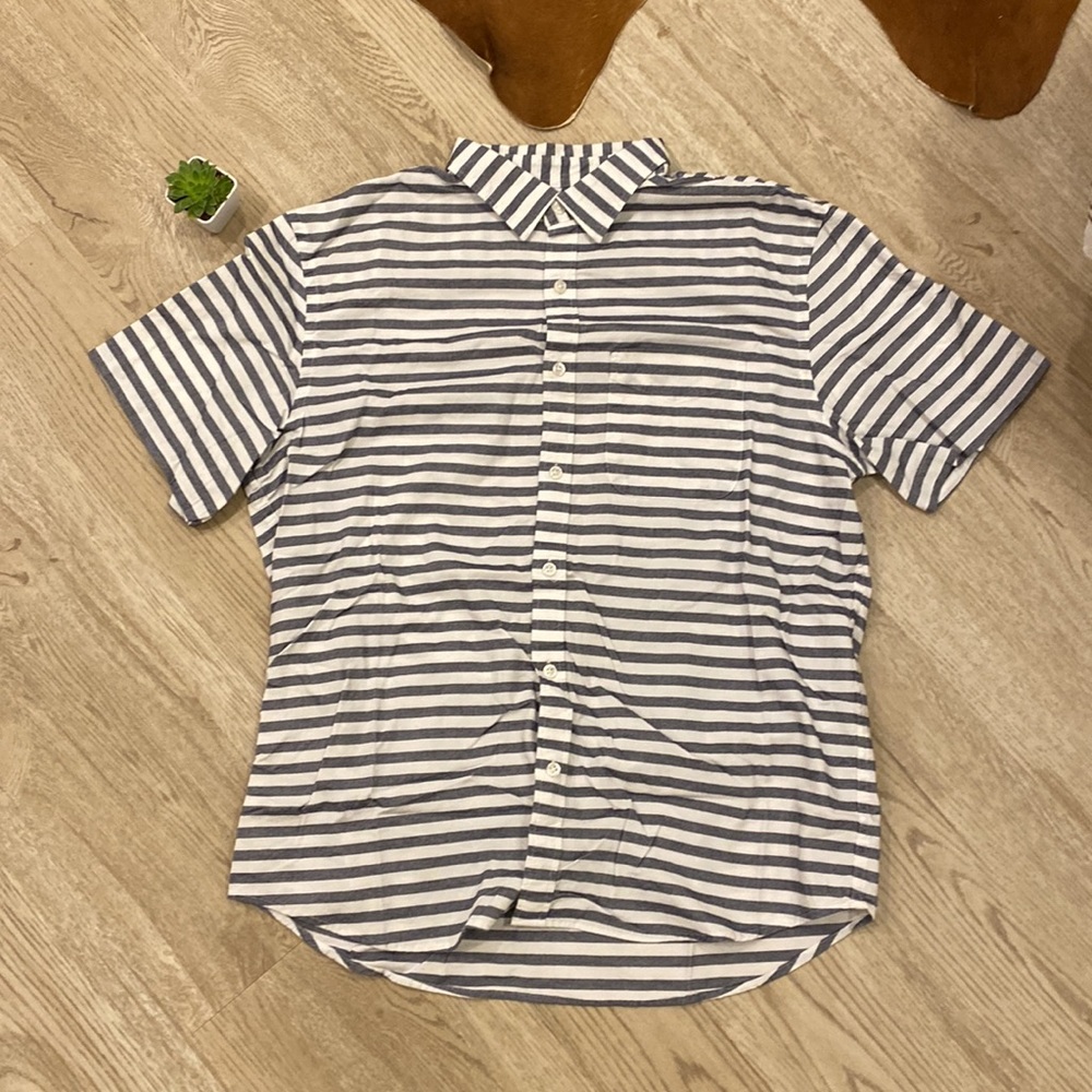 Men’s Shirt (Large)